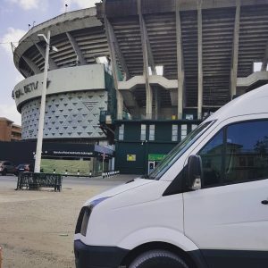 mudanza cerca del estadio Real Betis en Sevilla